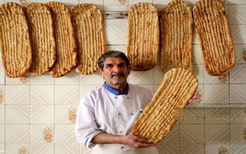 فروش نان با یک سامانه جدید / طرح هوشمندسازی نرخ آرد و نان کلید خورد 