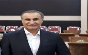 کمک 60 میلیونی معلم بازنشسته ایوانی به صندوق خیریه شهرستان ایوان
