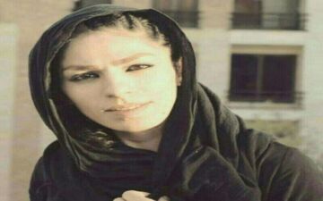 ... و عکس ناصر روی پرده سینما 