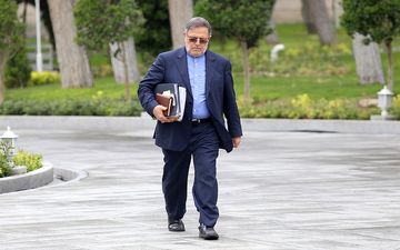 برای اتصال شبکه شتاب ایران به مسترکارت در حال مذاکره هستیم/به آذربایجان و ترکیه امسال متصل می‌شویم
