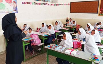 

مدارس فردا چه ساعتی باز می‌شوند؟ 