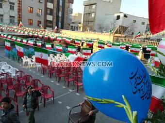 نواختن زنگ گلبانگ انقلاب توسط معاون پرورشی و فرهنگی وزارت آموزش و پرورش