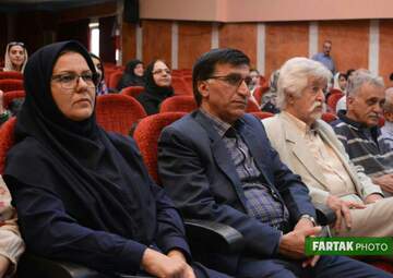 رونمایی از کتاب«انتهای این کوچه دریاست» اثر آناهیتا برزویی