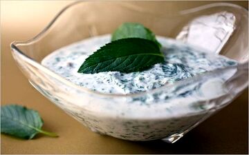 خوردن ماست با اسفناج کار درستی است ؟ 