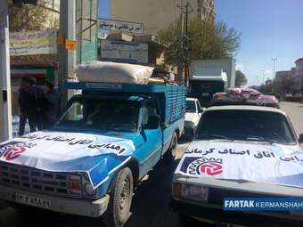گزارش تصویری از حضور وزیر صمت در محل جمع آوری کمک های مردمی به سیل زدگان