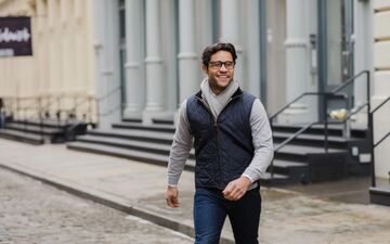 استایل راحت اما شیک؛ راهنمای کامل تیپ کژوال مردانه با جلیقه