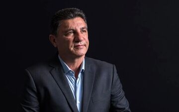 عکس / تجمل به سبک سرمربی؛ ساعت ۱۰ میلیاردی قلعه‌نویی در کانون توجه