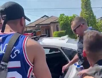 اول باید کبابم را بخورم!/ درخواست عجیب سارق از پلیس