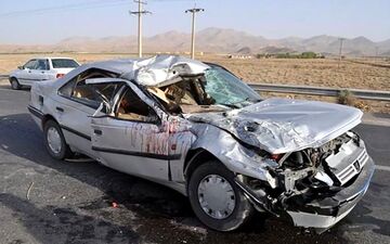 برخورد پژو 405 با پنج خودرو و بروز گره ترافیکی در جاده عباس آباد همدان
