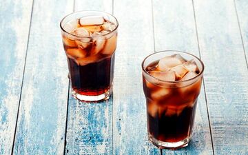 مصرف نوشابه رژیمی در دوران بارداری ممنوع