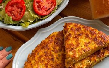 جادوی آشپزی با 3 سیب زمینی، 1 هویج و 1 تخم مرغ: کوکویی متفاوت و خوشمزه! (ویدئو)