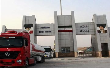صادرات بیش از یک میلیارد و ۲۰۰ میلیون دلار از مرزهای پنج گانه استان کرمانشاه 
