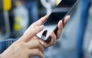 ممنوعیت واردات گوشی‌های بالای ۳۰۰ یورو به گمرکات ابلاغ نشده است
