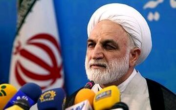  برخی عناصر گمرک در پرونده‌های قاچاق خودرو تحت تعقیب هستند