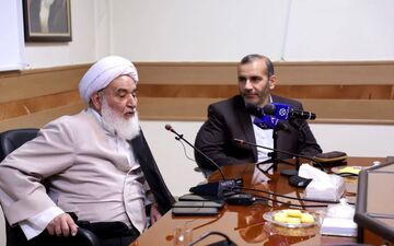 
 رسیدگی به وضعیت معیشتی خانواده شهدا وظیفه ماست

 

 