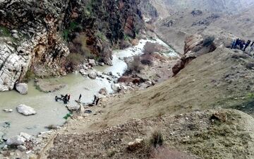 خستگی و خواب آلودگی در حین رانندگی جان ۵ نفر را در محور ایلام-حمیل گرفت