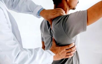 درد این قسمت از شانه را جدی بگیرید!