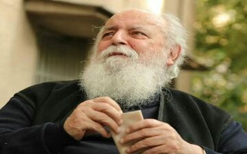 پیکر هوشنگ ابتهاج دقایقی قبل وارد ایران شد 