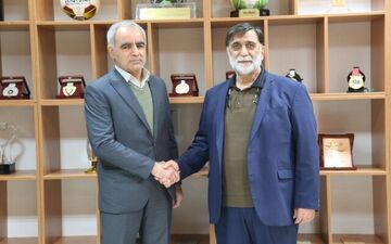استقلال تبلیغات محیطی دربی 97 را برد
