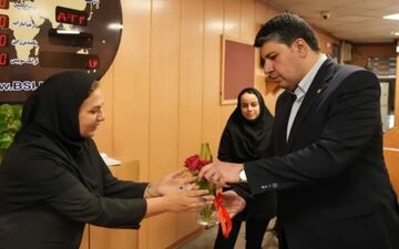 مدیرعامل بانک صادرات ایران از نخستین شعبه بازدید کرد