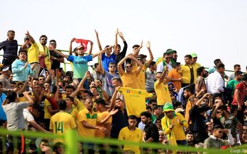  اعتراض هواداران صنعت به کریمی و درگیری دو بازیکن