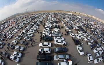 کاهش قیمت خودرو در بازار آزاد؛ دناپلاس ۹۰ میلیون تومان ارزان‌تر شد