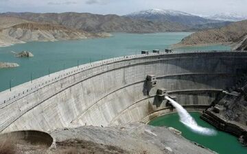 آمار آب ۱۴۰۵؛ سدهای پر، دشت‌های تشنه و ۱۴ استان در تنش