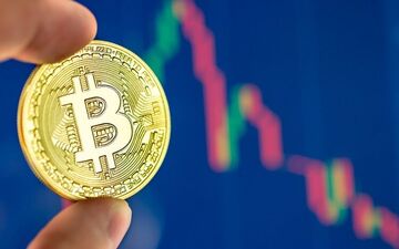 احتمال سقوط قیمت بیت‌کوین تا ۱۰ هزار دلار