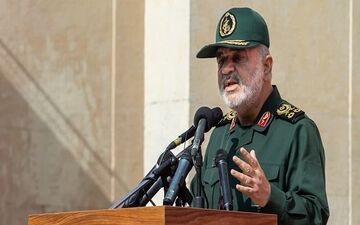 فرمانده کل سپاه اولین دز واکسن ایرانی را دریافت کرد
