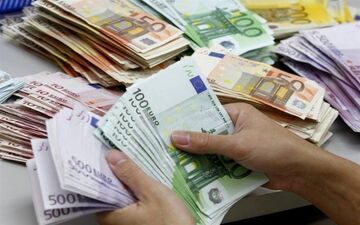  قیمت خرید دلار در بانک‌ها امروز ۹۸/۰۲/۰۳