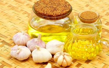 به هیچ عنوان سیر  را در روغن نگهداری نکنید!