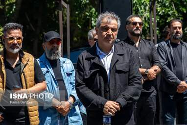 وداع هنرمندان با بهناز نازی؛ پیکر بازیگر سینما و تئاتر در پهنه رودکی بدرقه شد