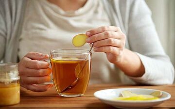 از عوارض مصرف دمنوش‌ ها چه می دانید؟

