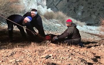  سقوط هولناک خودرو به دره ۱۷ متری؛ ۲ کشته و ۲ مصدوم برجای گذاشت