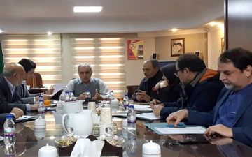 رئیس فراکسیون ورزش مجلس: مدیران فدراسیون فوتبال دسته‌جمعی استعفا کنند 