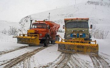 برف‌روبی بیش از ۱۱ هزار کیلومتر‌باند در محورهای مواصلاتی استان کرمانشاه 

