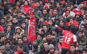 حاشیه بازی تراکتورسازی - استقلال|شفر تشویق شد، پرسپولیس فحش خورد! 