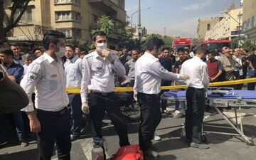  آتش سوزی برج تجاری بهار تهران یک کشته و 100 نجات یافته داشت