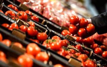 
جهش ۴۳ درصدی قیمت گوجه فرنگی در آبان ۱۴۰۴

