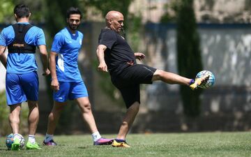 دیدار با الاهلی صدای منصوریان را بالا برد 