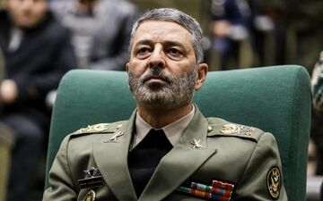 فرمانده کل ارتش درگذشت خواهر سید حسن نصرالله را تسلیت گفت