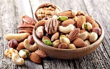 چهار ماده غذایی را هر روز مصرف کنید تا دچار چاقی شکمی نشوید