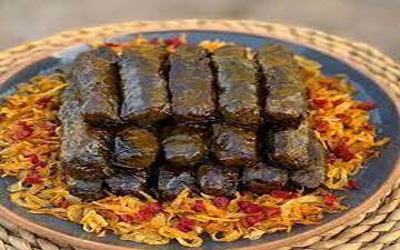 دستور پخت دلمه برگ مو خوشمزه با گوشت چرخ کرده!