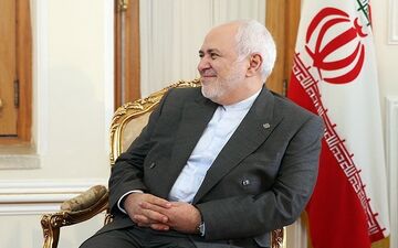 تبریک توئیتری ظریف به مناسبت شب تولد عیسی مسیح (ع)
