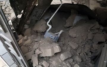 ریزش 2 خانه در مشهد / خطر مرگ از بیخ گوش صاحبخانه ها گذشت + عکس ها 