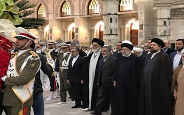پیام امام و رهبری ایستادگی در مقابل دشمنان است