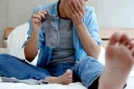 چرا پاها بوی بد می‌گیرند؟ دلایلی که کمتر کسی می‌داند