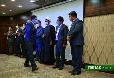 اهدا احکام مدیرکل، اعضای شورهای، مدیران کل و معاونان مرکز گسترش سازمان مقاومتی استان کرمانشاه