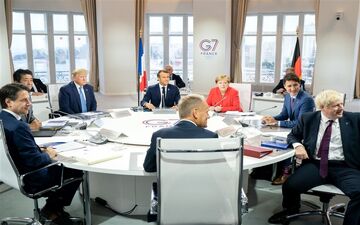 ترامپ نشست سران گروه ۷ را به تعویق انداخت