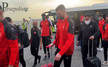 همراه با بازیکنان پرسپولیس از تهران به اصفهان + فیلم